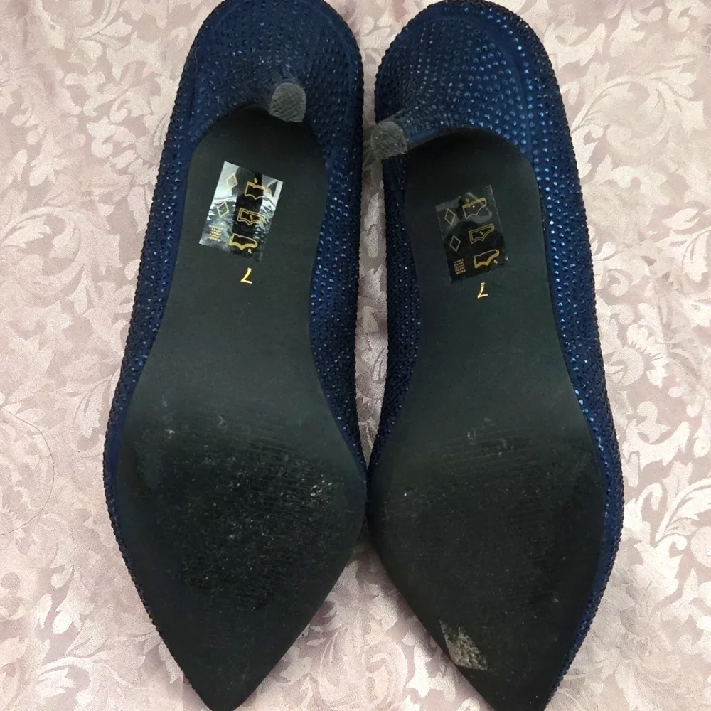 Le Chateau Rinestone Emblished  Heel Pump Classic Deep Navy Blue Sz 7US Shoe - Picture 7 of 10